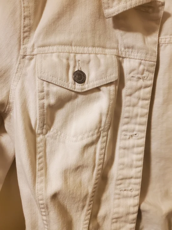 Liz Claiborne White Denim Jacket with Button-Front - Picture 3 of 12